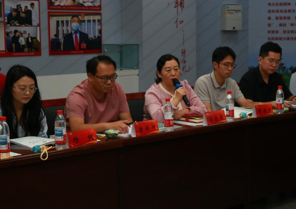 系好职业生涯的引领青年教师投身星空体